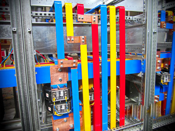 کاربرد شینه و مقره در تابلو برق صنعتی